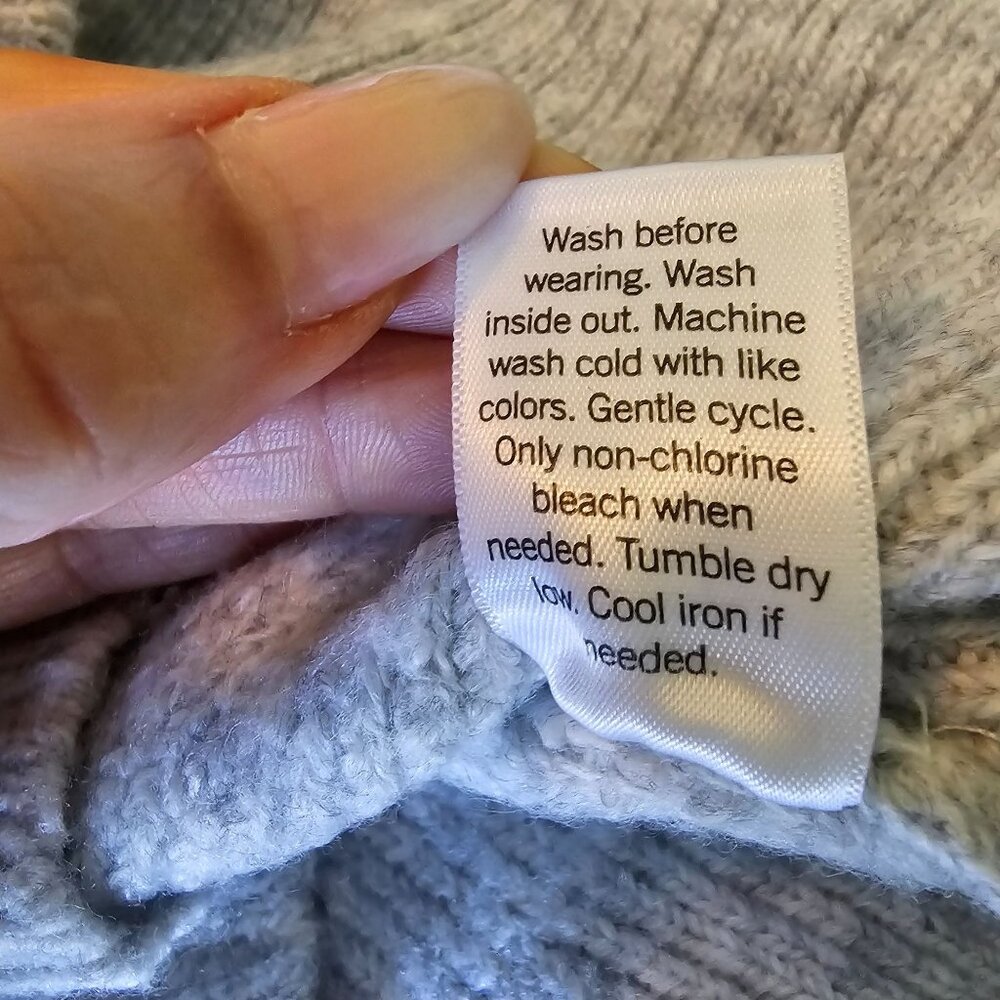 NWT SO Gray Women's V Neck Sweater Top size XL - Picture 9 of 11